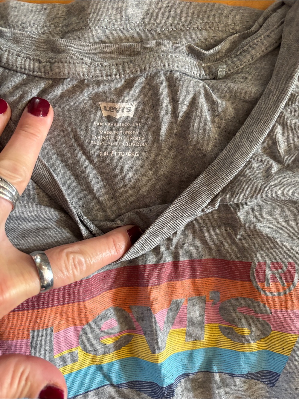 4 women's graphic tee shirts - Picture 3 of 4